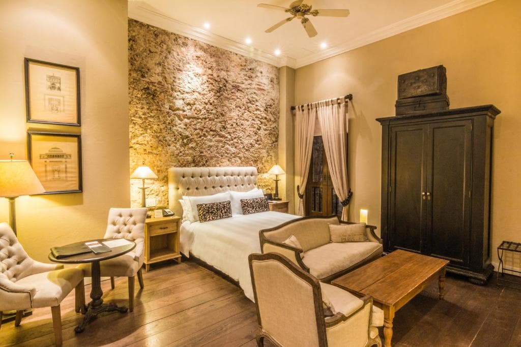 Bastion Luxury Hotel